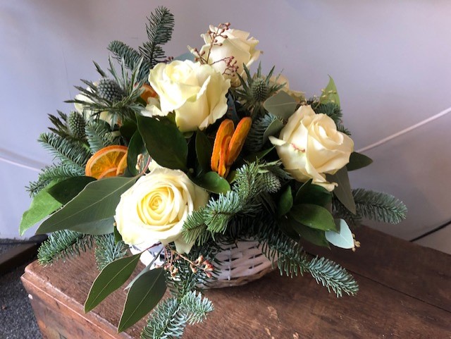 festive basket with Or slices